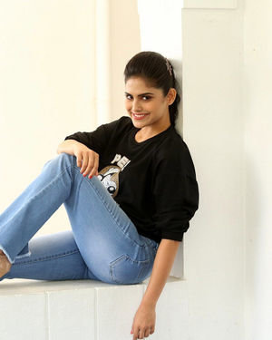 Naina Ganguly - Beautiful Telugu Movie Press Meet Photos | Picture 1711373