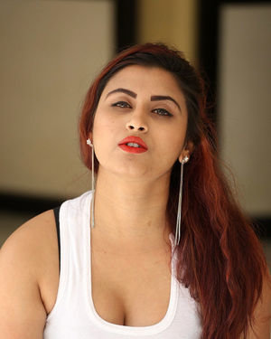 Gunnjan Aras - Wife I Movie Press Meet Photos | Picture 1711254