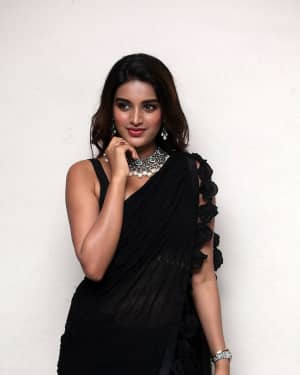 In Pics: Nidhhi Agerwal In Black Saree At Ismart Shankar Pre Release Event | Picture 1662748