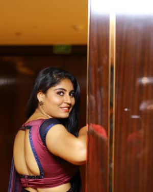 Anchor Sonia Chowdary Snapped In Saree At Hotel Daspalla Photos | Picture 1669217
