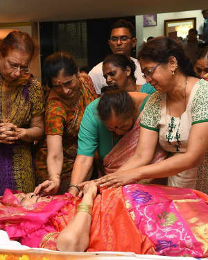 Photos: Celebs Pay Homage To Vijaya Nirmala | Picture 1657597