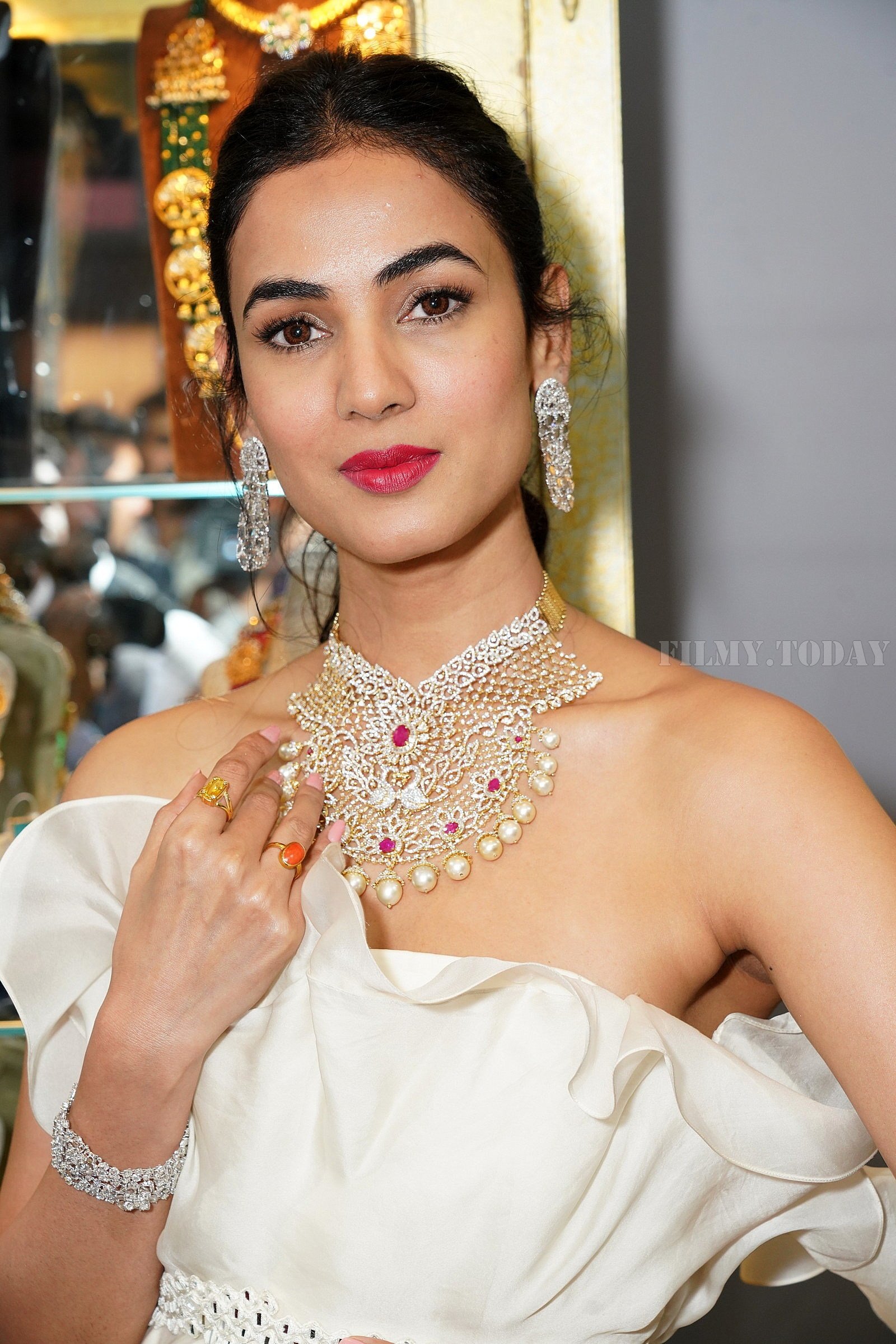 Photos: Sonal Chauhan Unveiling The Statement Show Exhibition | Picture 1635548