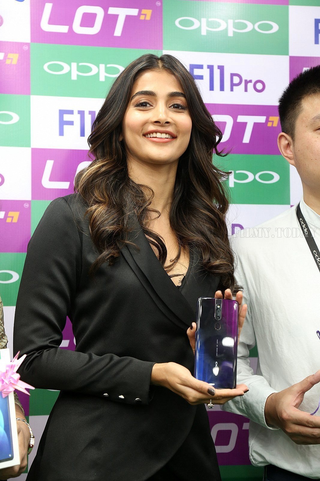 Photos: Pooja Hegde Launched Oppo F11 Pro Mobile At LOT Mobiles | Picture 1635915