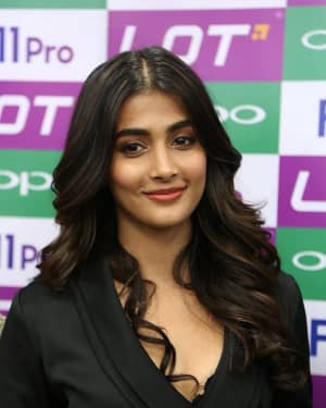Photos: Pooja Hegde Launched Oppo F11 Pro Mobile At LOT Mobiles | Picture 1635910