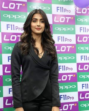 Photos: Pooja Hegde Launched Oppo F11 Pro Mobile At LOT Mobiles | Picture 1635902