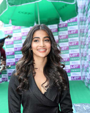 Photos: Pooja Hegde Launched Oppo F11 Pro Mobile At LOT Mobiles | Picture 1635895