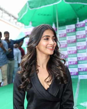 Photos: Pooja Hegde Launched Oppo F11 Pro Mobile At LOT Mobiles | Picture 1635893