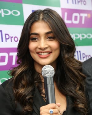 Photos: Pooja Hegde Launched Oppo F11 Pro Mobile At LOT Mobiles | Picture 1635925