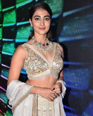 Pooja Hegde - Maharshi Movie Pre Release Event Pictures | Picture 1645385