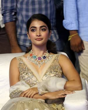 Pooja Hegde - Maharshi Movie Pre Release Event Pictures | Picture 1645315