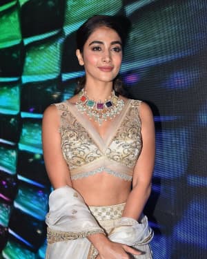 Pooja Hegde - Maharshi Movie Pre Release Event Pictures | Picture 1645386