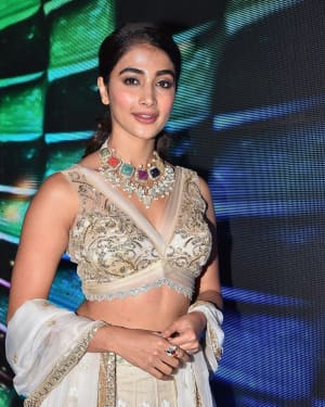 Pooja Hegde - Maharshi Movie Pre Release Event Pictures | Picture 1645384