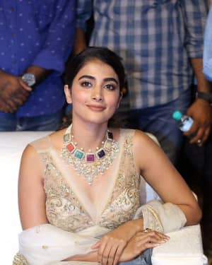 Pooja Hegde - Maharshi Movie Pre Release Event Pictures | Picture 1645295