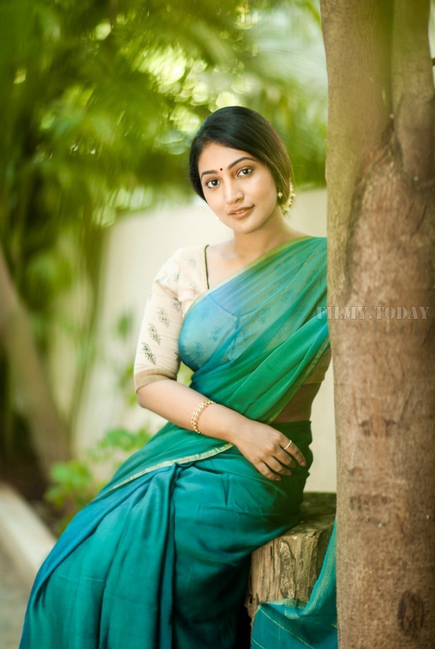 Bommu Lakshmi Latest Photoshoot | Picture 1645666