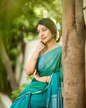 Bommu Lakshmi Latest Photoshoot | Picture 1645649