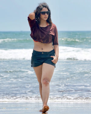 Deviyani Sharma Latest Hot Photoshoot In Goa | Picture 1696727
