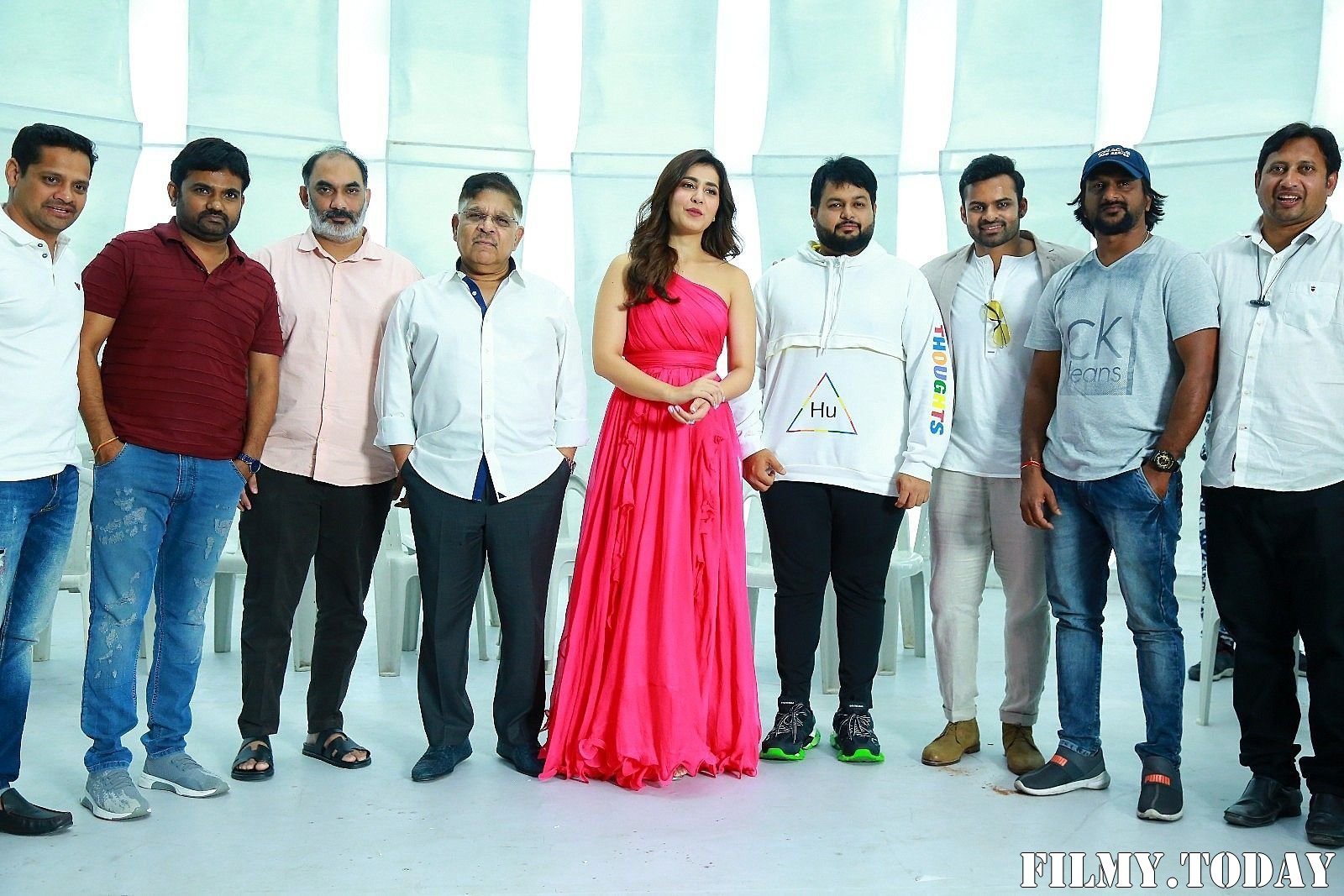 Prathi Roju Pandage Movie Song Shoot Coverage And Press Meet Photos | Picture 1702916