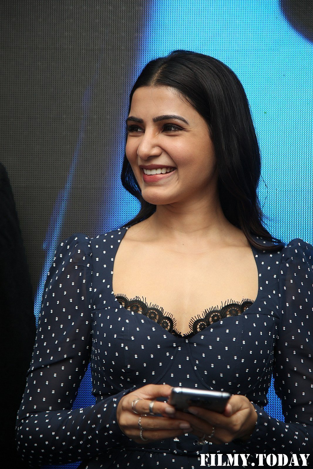 Samantha Launches Oneplus Mobiles At Big C | Picture 1690706