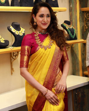 Pragya Jaiswal Inaugurates Hiya Designer Jewellery Showroom Photos | Picture 1692129