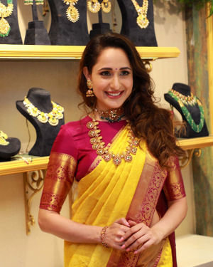 Pragya Jaiswal Inaugurates Hiya Designer Jewellery Showroom Photos | Picture 1692108