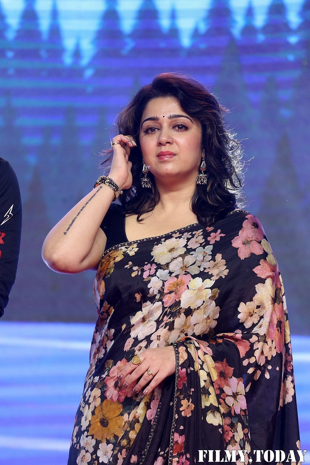 Charmy Kaur - Meeku Maathrame Chepta Pre Release Event Photos | Picture 1695473