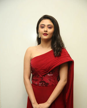 Megha Chowdhury - Oorantha Anukuntunnaru Movie Pre Release Event Photos | Picture 1688321