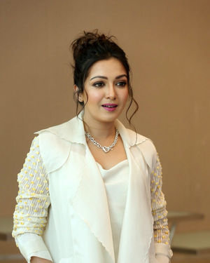 Catherine Tresa - World Famous Lover Movie Trailer Launch Photos | Picture 1719323