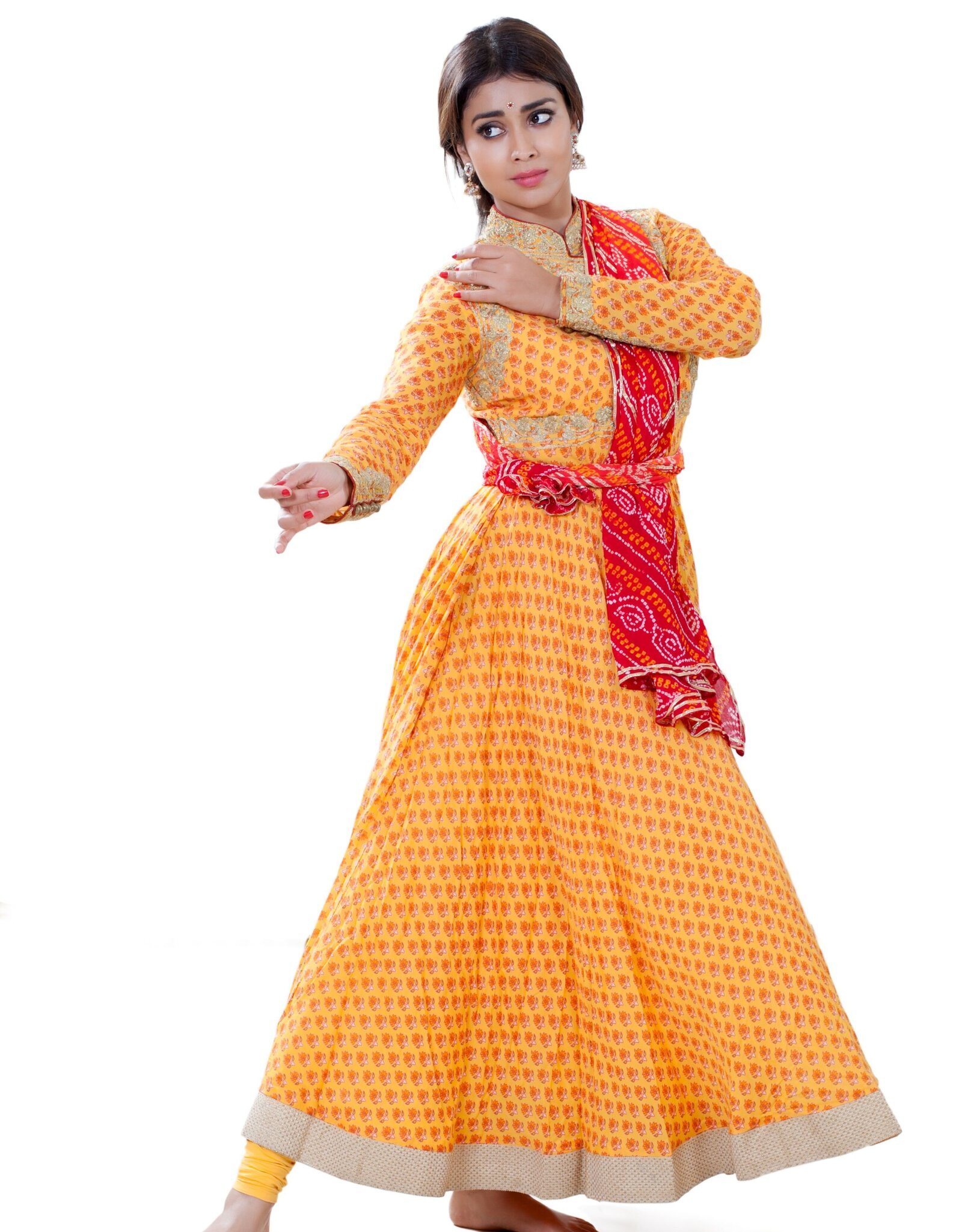 Shriya Saran Dance Photoshoot | Picture 1734011